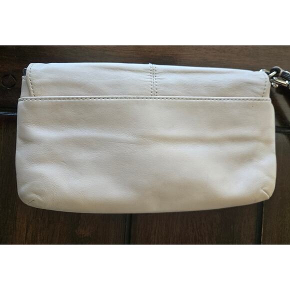 Large Coach Cream Leather Wallet Purse Wristlet - Picture 2 of 5